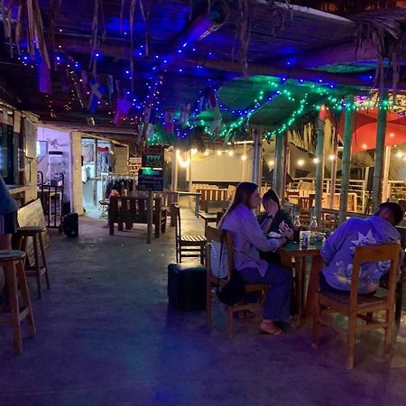 Saigon Backpackers Hostel Máncora Dış mekan fotoğraf